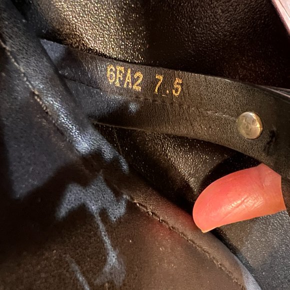 Tory Burch size 7.5 black Metal Miller soft sandal - Picture 2 of 11